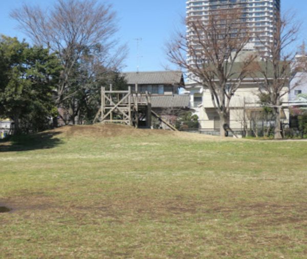にいじゅくプレイパーク｜徒歩1分に「にいじゅくプレイパーク」があります。