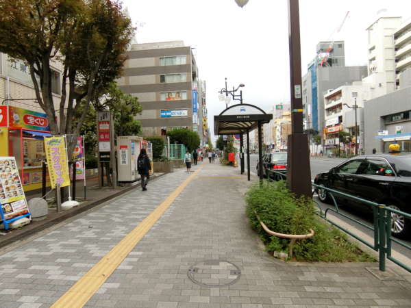 南砂住宅アプローチ2｜南砂町方面に向かって永代通りを東に進みます。