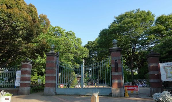 杉並区立蚕糸の森公園600｜徒歩2分に「杉並区立蚕糸の森公園」があります。