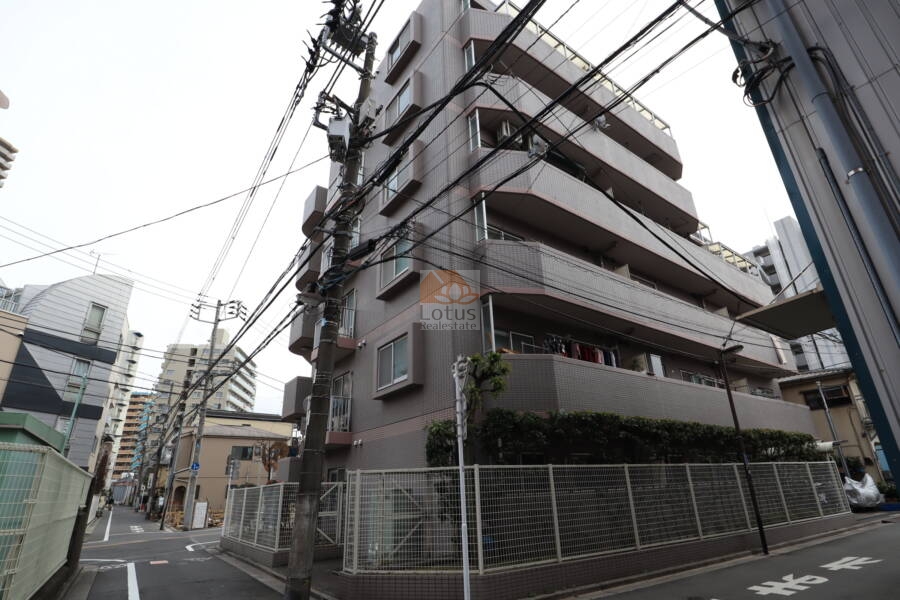 日神パレステージ三ノ輪外観 (1)｜日神パレステージ三ノ輪は、1994年（平成 6年）2月に建てられた6階建てのマンションです。