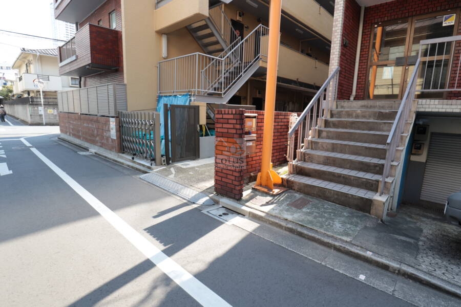ハイツ西日暮里共用部1