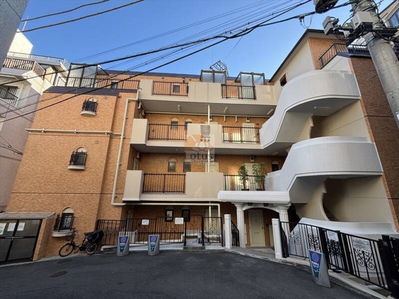 キャッスルマンション荒木町外観１｜キャッスルマンション荒木町は、昭和58年築、5階建てのマンションです。