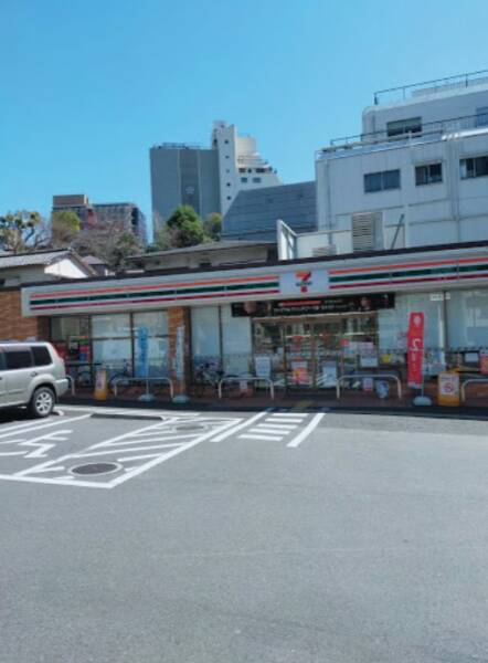 徒歩2分に「セブン-イレブン 文京春日１丁目店」があります。
