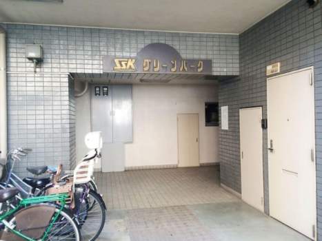 ＳＳＫグリーンパーク千住四丁目　エントランス2｜駐輪スペースあります。