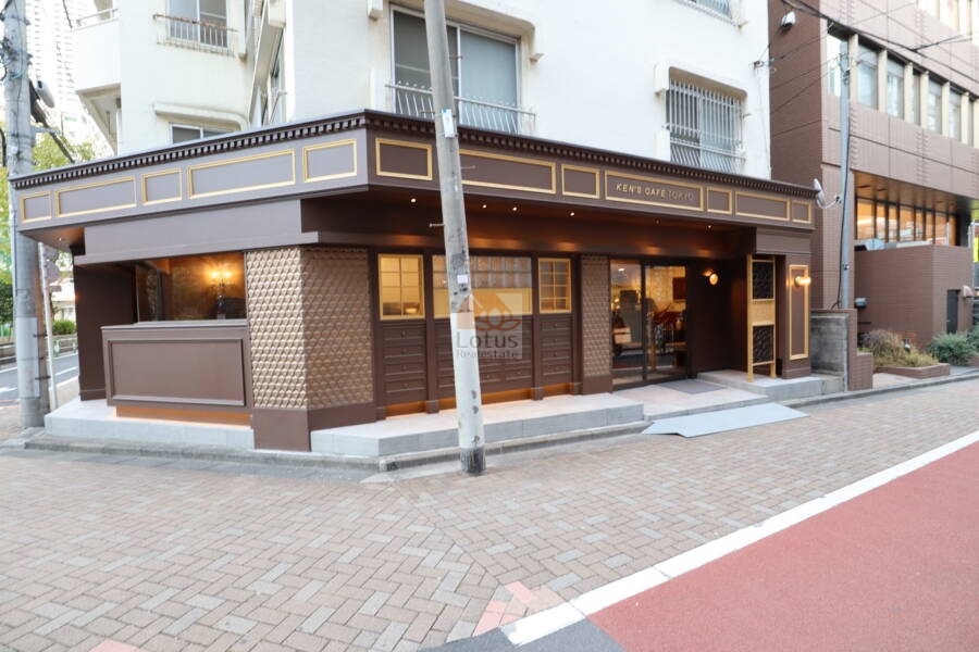 御苑コーポビアネーズ１階店舗1｜１階店舗があります。ケンズカフェ東京総本店です。