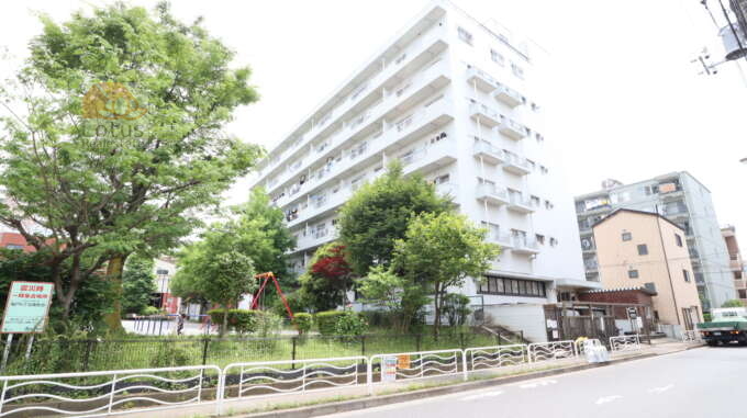 東線亀戸マンション外観3｜大型スーパーまで徒歩３分、亀戸駅まで徒歩１0分、亀戸駅周辺には飲食店も多数有り、便利です。