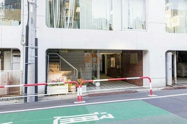市ケ谷春日マンションエントランス１｜エントランスです。