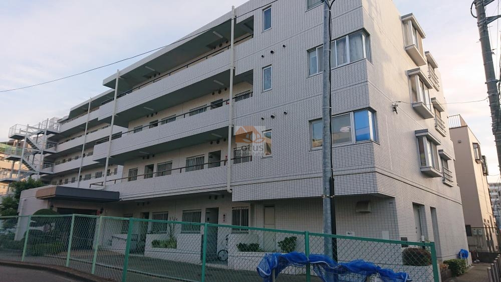 グラン・ドムール五反野外観２｜グランドムール五反野は昭和６２年築、６階建てのマンションです。