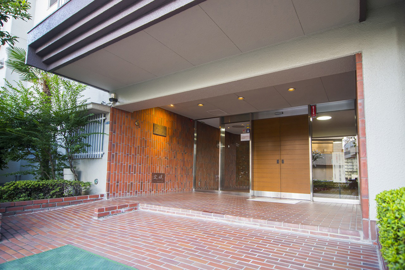 日商岩井赤羽マンションエントランス１｜ペット飼育可です。