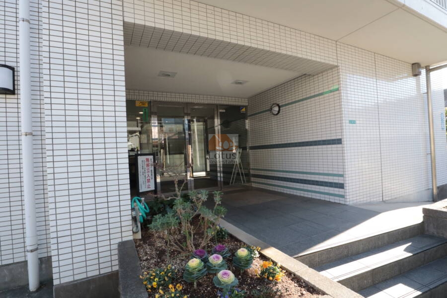 ファミール新小岩リバージュエントランス1