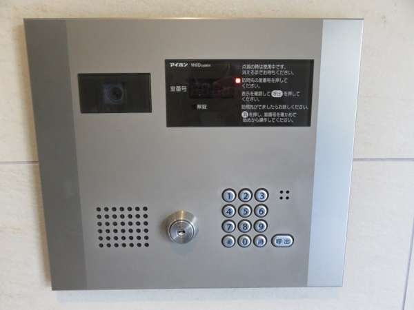 アイディーコート江古田外観共用部4｜オートロックです。