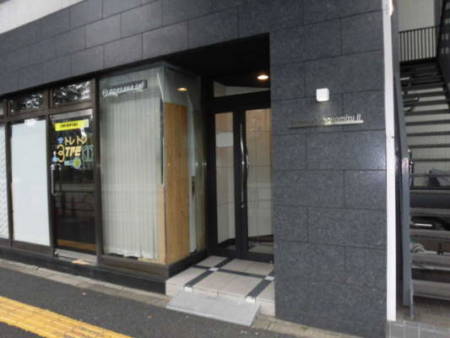 パレス御茶ノ水２号館外観　9｜エントランスです。