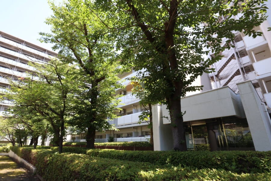 ファミリータウン東陽Ｋ棟エントランス｜エントランスはＫ棟、Ｉ棟と共用しています。