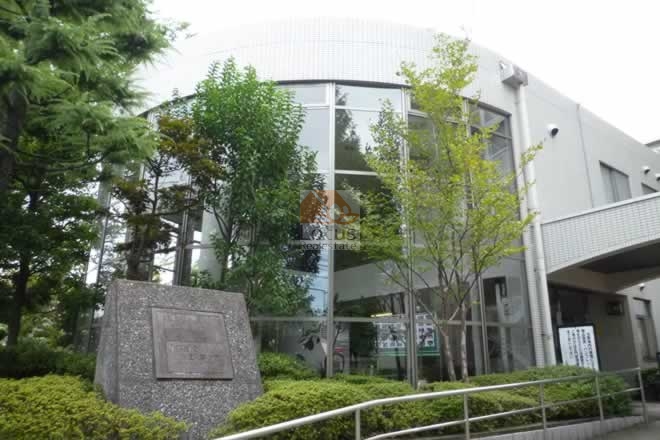 ダイアパレス猿江恩賜公園エントランス｜敷地内には、管理棟が設けられています。