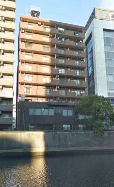 日本橋小網町ハイツ外観｜日当たりも良く、近くには河川もあるので、都心の中でも自然とふれ合いながら暮らすことができます。