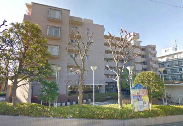 平井ガーデンハウスはペットと住めるマンションで、近くに荒川河川敷が有りお散歩に最適です。