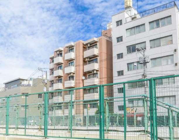 野方サニーハイツは西武新宿線「野方」駅より徒歩３分です。ほどないところい立地しています。