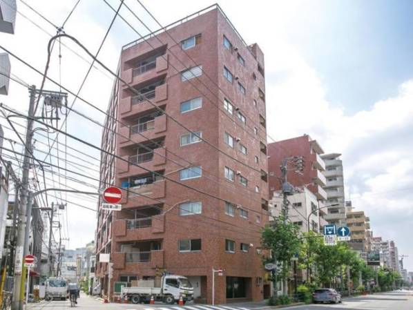 ライオンズマンション浅草三社はつくばＥＸ「浅草」駅徒歩４分、浅草寺裏手まで徒歩１分、浅草寺病院徒歩１分です。