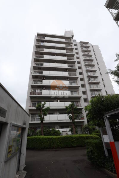 ファミリータウン東陽Ｉ棟外観1｜Ｉ棟はＨ棟のわきにある小ぶりな棟です。南側に向いています。