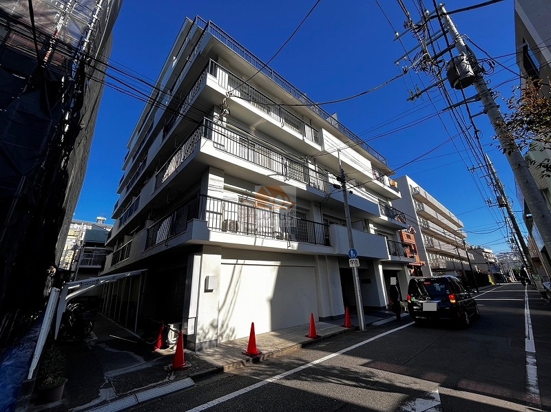 杉並コーポ外観２｜杉並コーポは、鉄筋コンクリート造（RC造）8階建てです。