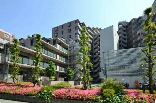 ライオンズステージ大島ウエストアクエア10048｜２７０世帯以上の大規模マンションで、管理もしっかりしています。ペットと暮らせるマンションです。