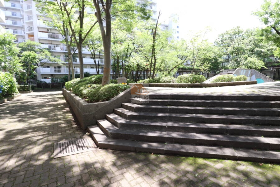 ファミリータウン東陽ピンコロ広場2｜ファミリータウン東陽の敷地内にはピンコロ広場という公園があります。
