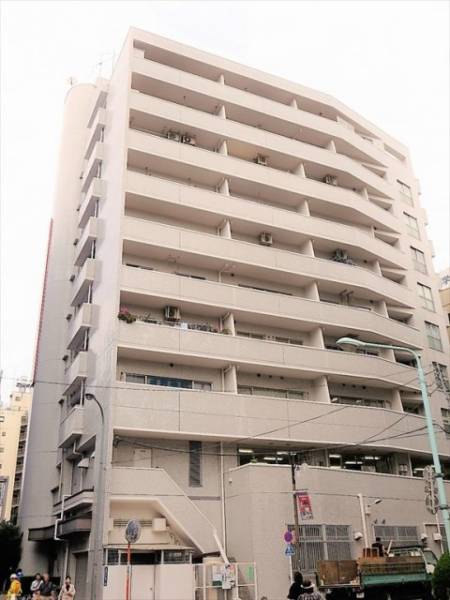 互恵板橋ハイムは埼京線「板橋」駅東口をでてから出てすぐ駅前立地です。駅周辺にはカフェや飲食店が府数有、便利です。