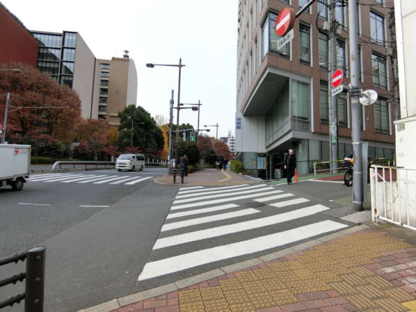 中銀第２小石川マンシオンアプローチ1｜中銀第２小石川マンシオンは小石川の高台部にあります。