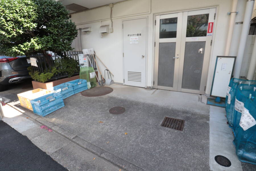 道灌山リハイム共用部7｜ゴミ置き場の様子です。整然としていました。