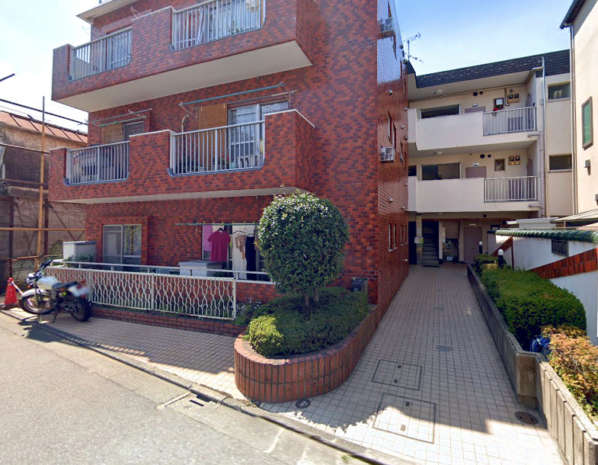 明和堀の内マンション外観２｜明和堀の内マンションは地上３階建ての低層マンションです。周辺閑静な住宅街です。