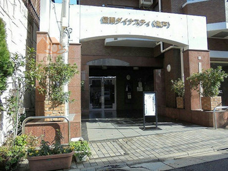信開ダイナスティ亀戸1｜亀戸駅から徒歩５分、商店街を抜けて、閑静な住宅街に立地します。