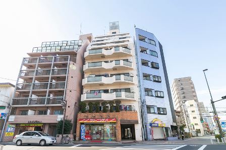 エクレール巣鴨外観｜エクレール巣鴨は「西巣」駅より徒歩４分です。都電荒川線がすぐ近くにあり「新庚申塚」駅徒歩１分です。巣鴨のとげぬき地蔵商店街が近くです。