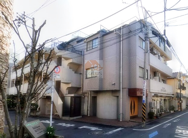 >クレドール阿佐ヶ谷は、1994年（平成 6年） 2月に建てられた5階建てのマンションです。