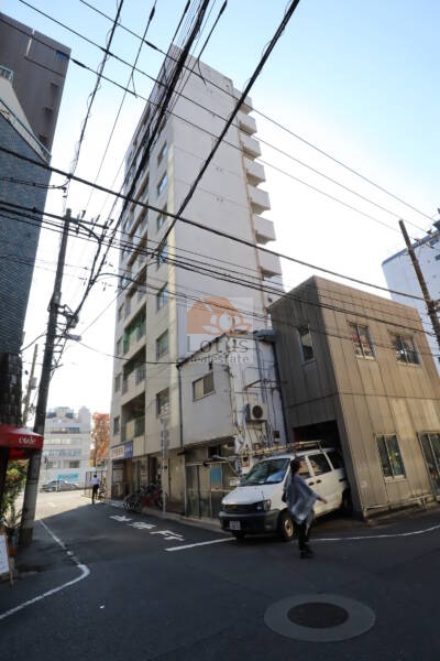 永信両国ハイツ外観2｜京葉道路から一歩下がった立地です。