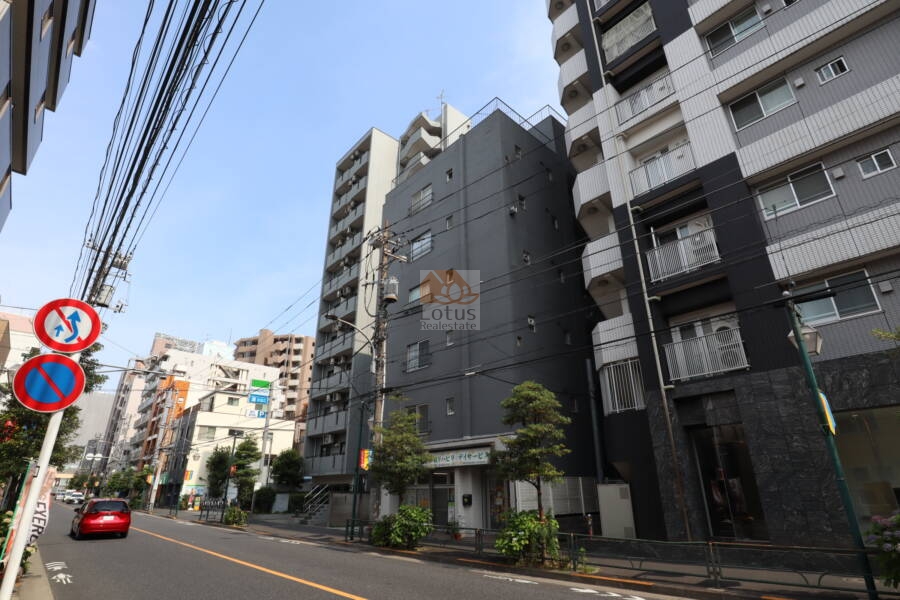 セザール小岩外観1｜セザール小岩は昭和５０年築、７階建てのマンションです。