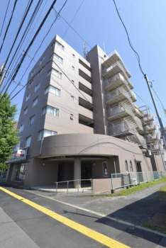 グリーンパーク第５綾瀬 外観4｜エントランスです。スロープなども適切に設置されています。