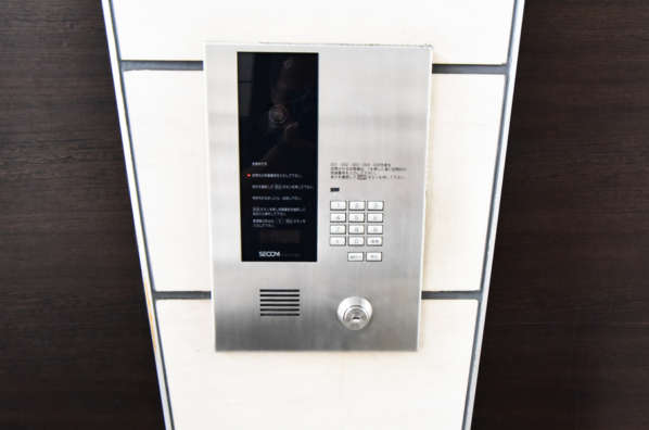 エスリール杉並松庵外観・共用部8｜オートロックも備わっています。