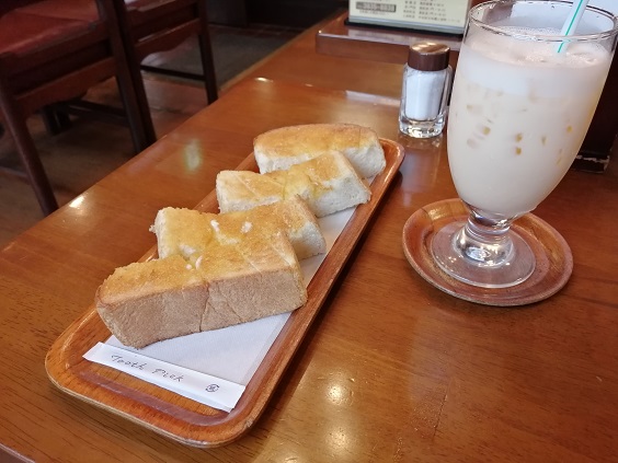 珈琲大使館 秋葉原店｜徒歩4分に「珈琲大使館 秋葉原店」があります。トーストが150円でお勧めです。