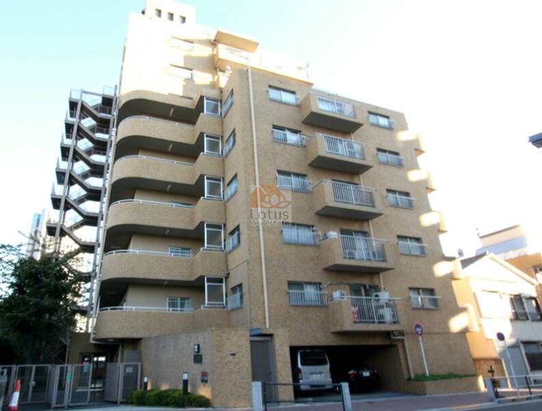 サニーハイツ門前仲町外観｜サニーハイツ門前仲町は昭和58年築、11階建てのマンションです。