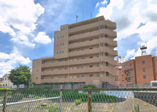 デュオスカーラ田端は平成14年築の8階建てマンションです。田端高台通りに面しています。田端駅、駒込駅が徒歩圏内です。