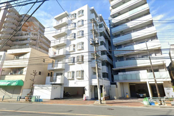 パシフィックパレス梅島外観１｜パシフィックパレス梅島は昭和６２年築、８階建てのマンションです。「梅島」駅から徒歩５分です。近隣にはショッピングモールがあり便利な立地です。隣に「オリックスカーシェア梅島駅南」があります。