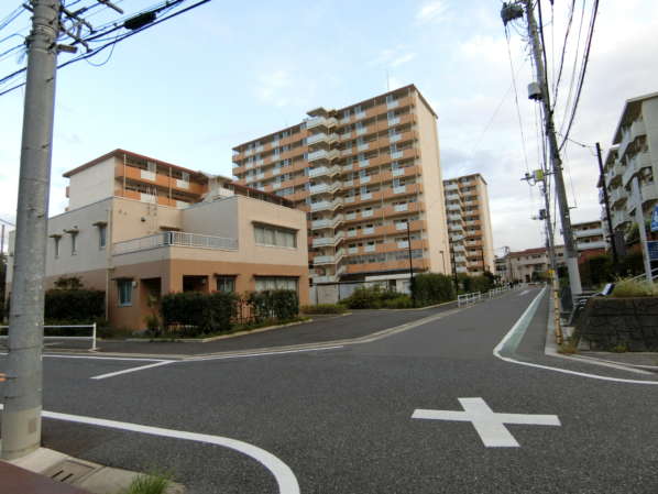鷺ノ宮アパート｜物件の周辺は都営アパートが多く建設されています。順次、建替えも進んでいます。
