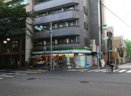 ファミリーマート 中野通り店