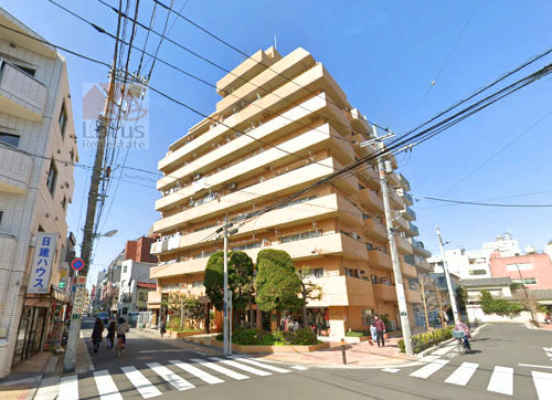 ライオンズマンション綾瀬外観３｜ライオンズマンション綾瀬は、1983年（昭和58年） 7月に建てられた10階建てのマンションです。