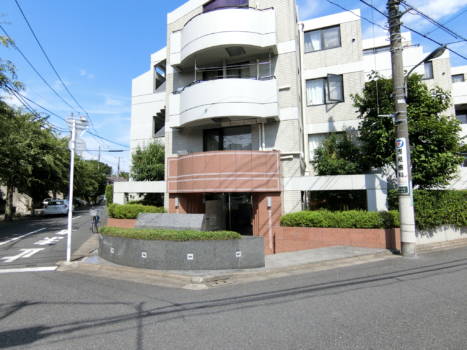エントランスにはいってみましょう。