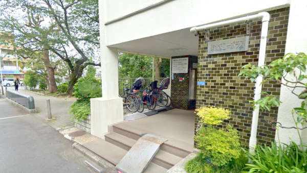 東北沢コーポラス外観２｜エントランスです。