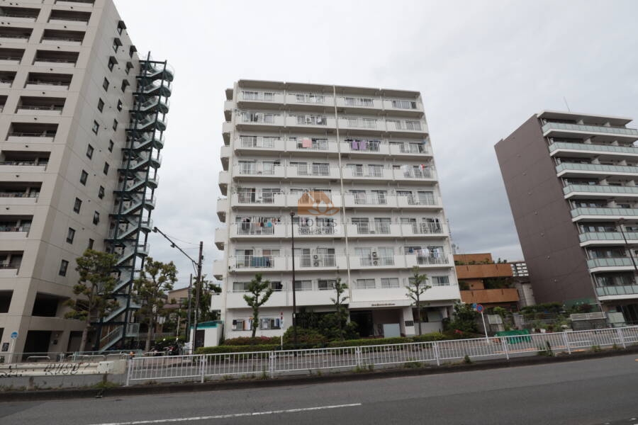 ライオンズマンション立花外観1｜ライオンズマンション立花は昭和５５年築、９階建てのマンションです。