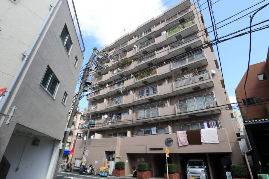 日暮里ダイヤモンドマンション外観1｜日暮里ダイヤモンドマンションは、1981年（昭和56年） 5月築、8階建てのマンションです。