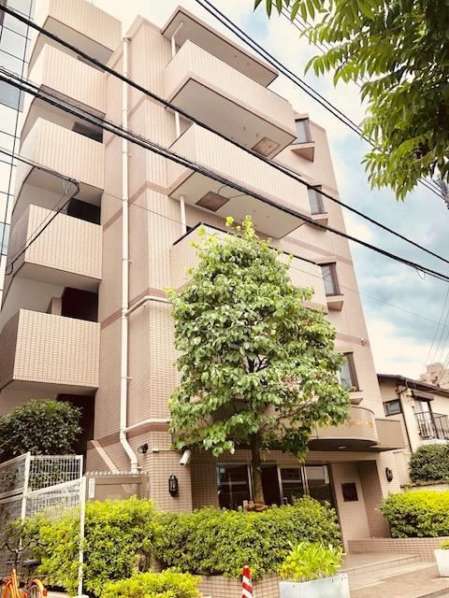 グランシャリオ神楽坂外観｜グランシャリオ神楽坂は平成7年築7階建てのマンションです。東西線「神楽坂」駅から徒歩6分の閑静な住宅街です。