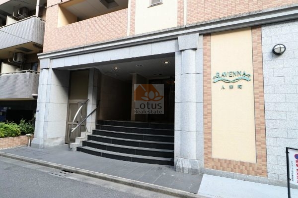 ラヴェンナ人形町エントランス３｜オートロック完備しています。